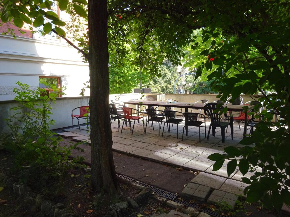 Hummel Hostel - Historische Stadtvilla Mit Garten Weimar  Exterior photo