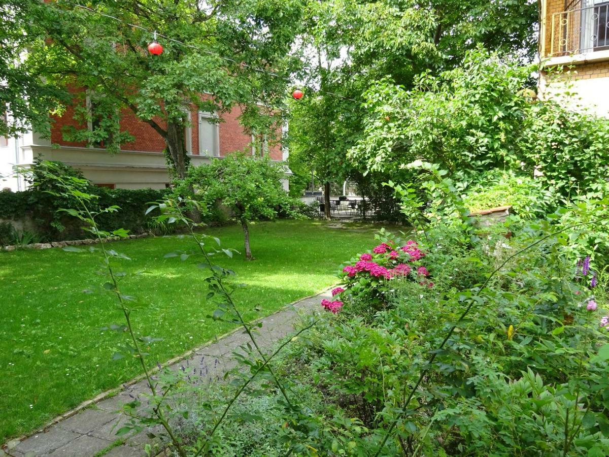 Hummel Hostel - Historische Stadtvilla Mit Garten Weimar  Exterior photo